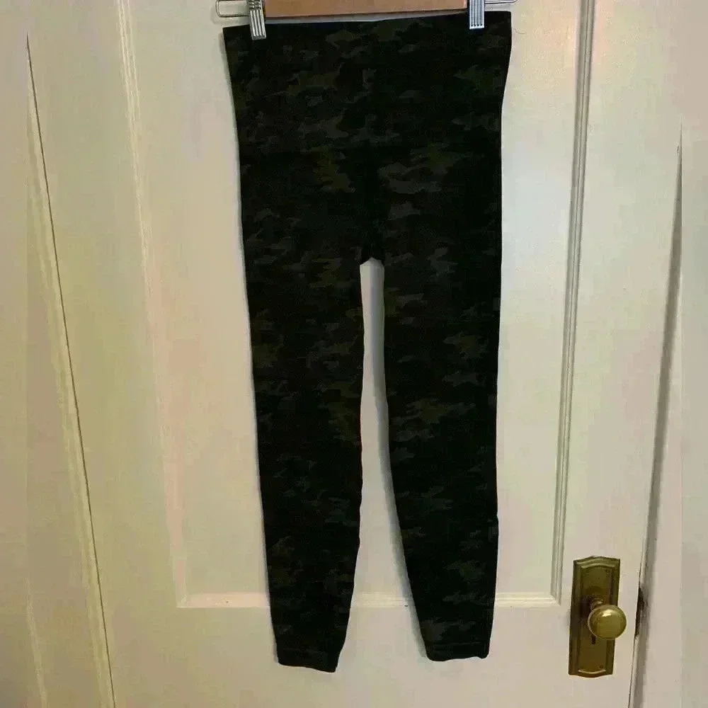 SPANX Look At Me Now Seamless Leggings Green Camo, Womens Size Large
